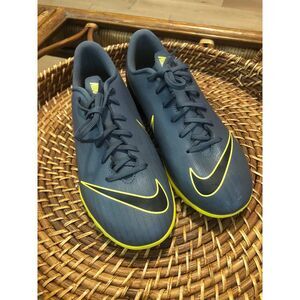 Nike Mercurial Vortex II Soccer size 5.5‎